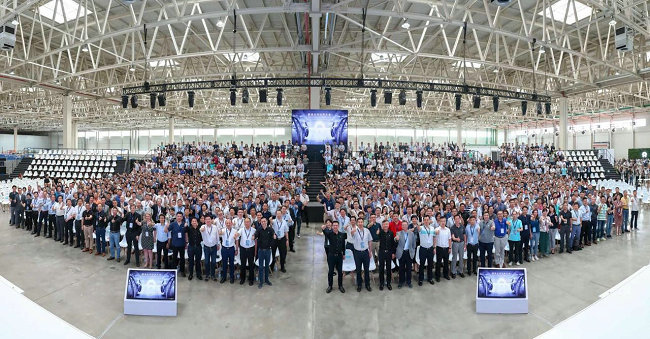 豪门国际与蔚来同行见证中国智造2025！
